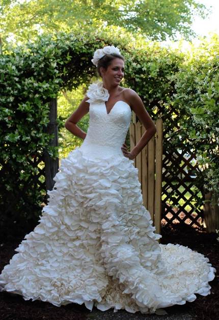Toilet Paper Wedding Dress Winners Of 2017 Best Diy Dresses Chic Weddings
