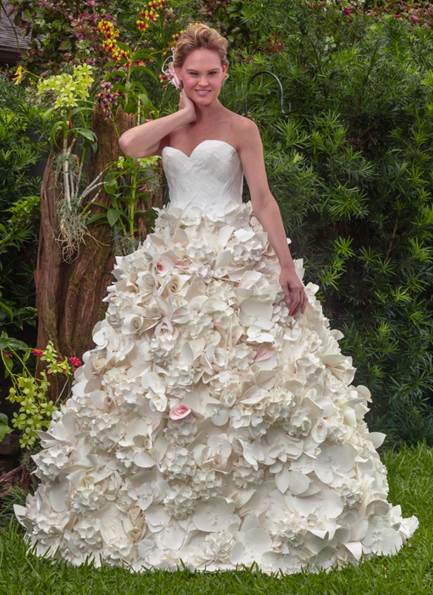 Toilet Paper Wedding Dress Winners Of 2017 Best Diy Dresses Chic Weddings