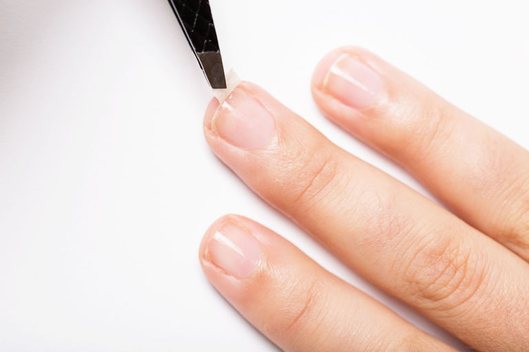 How To Fix A Broken Nail With Tea Bag Care Trick Step 3 Use Tweezers To Ly The Teabag