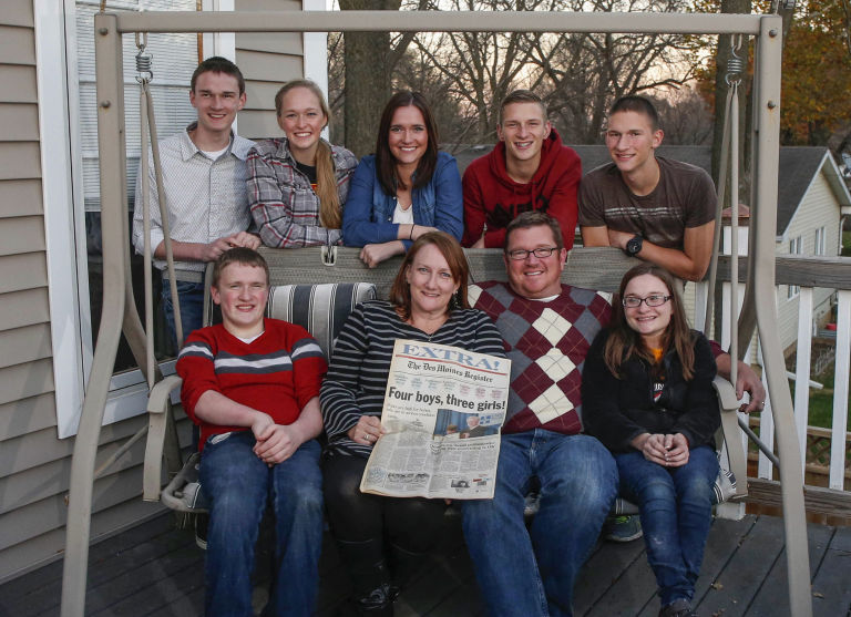 Bobbi and Kenny McCaughey with (clockwise from the back left) Joel, Natalie, Kelsey, Kenny Jr., Brandon, Alexis, and Nathan at home in Iowa.