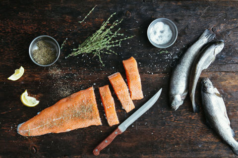 raw-fish-on-cutting-board