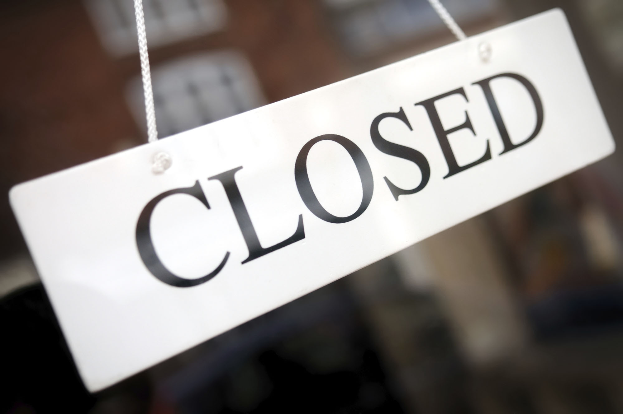 8 Stores That We Wish Would Make a Comeback Closed Retail Stores