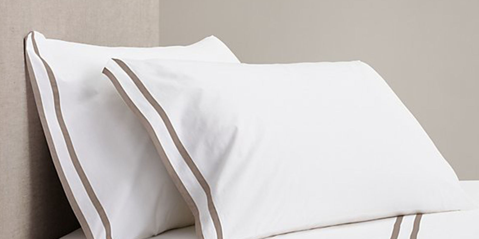Palais Royaletm Hotel Collection Duvet Cover In White Sweetgalas Restoration Hardware Hotel Collection Italian Parallel Border