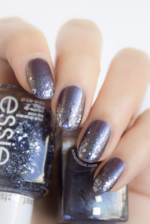 Love have you seeing stars? Channel that celestial feeling through this space-inspired manicure using Essie&nbsp;Luxeffects Topcoat Nail Color in&nbsp;Stroke of Brilliance ($9, dermstore.com).
</p><p>See more at So Nailicious »
</p><p>