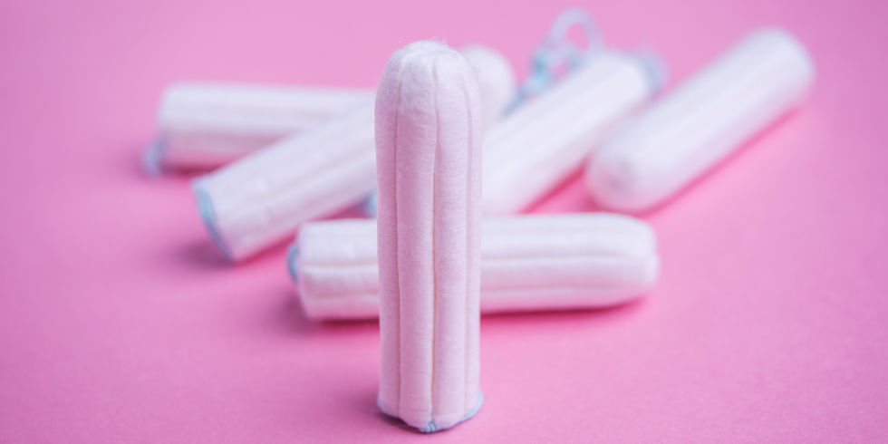 Should You Flush Tampons? — Women Debate on the Right Way to ... Should You Flush Tampons? — Women Debate on the Right Way to ...
