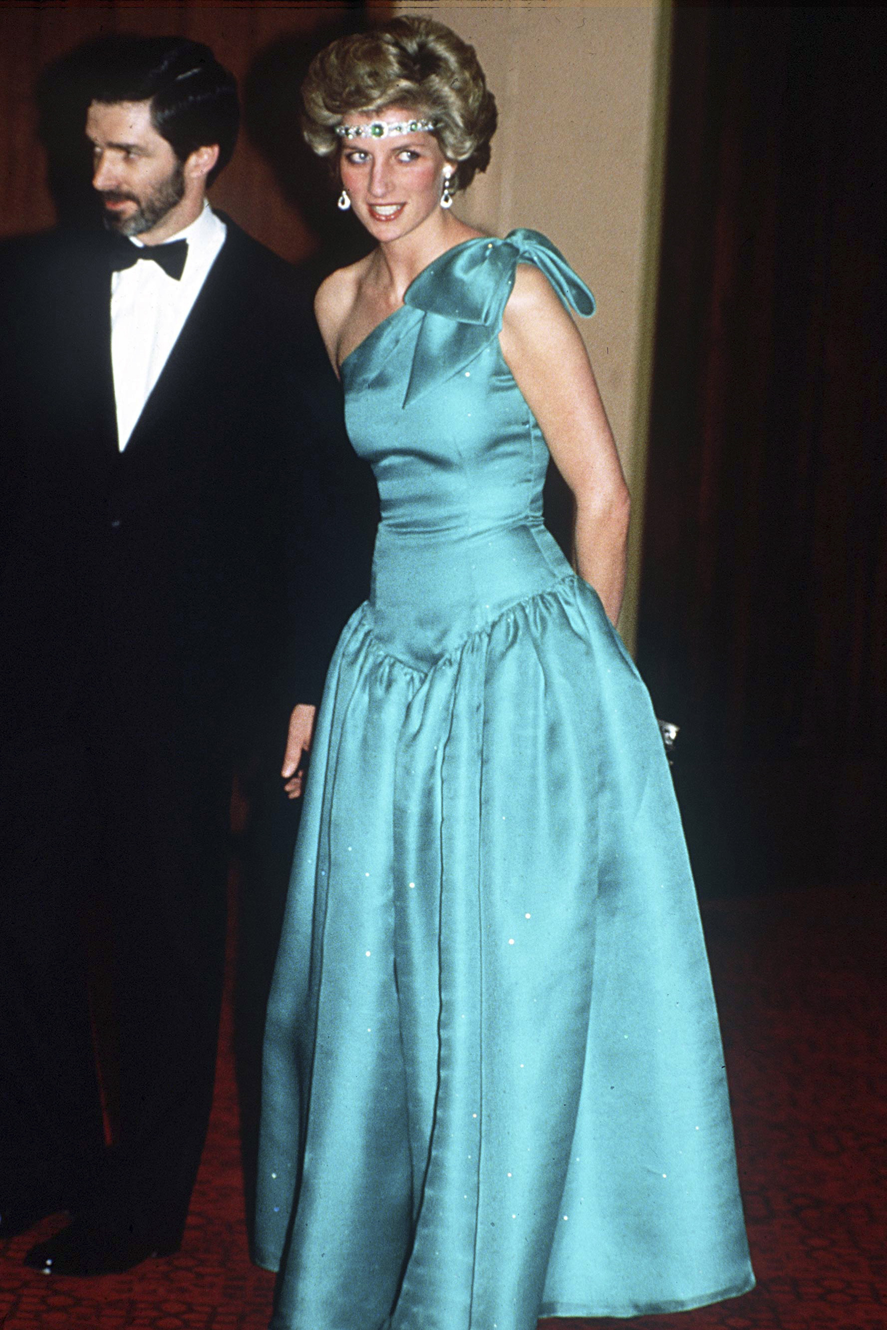Princess Diana S 40 Best Dresses Royal Family Fashion