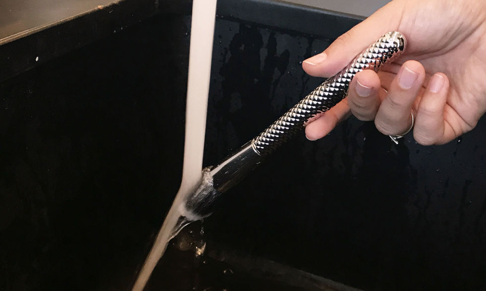 Again, be sure the water doesn't touch your brush's handle.
