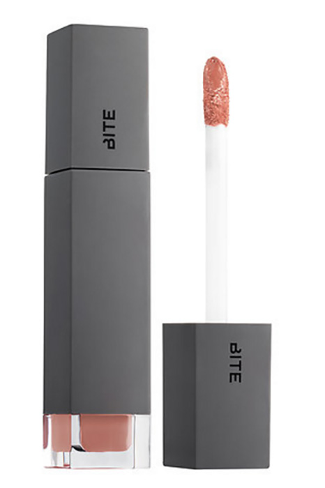 $24
BUY NOW
This creamy&nbsp;liquid lipstick is incredibly comfortable to wear while giving off a "your lips but better" satin finish.
