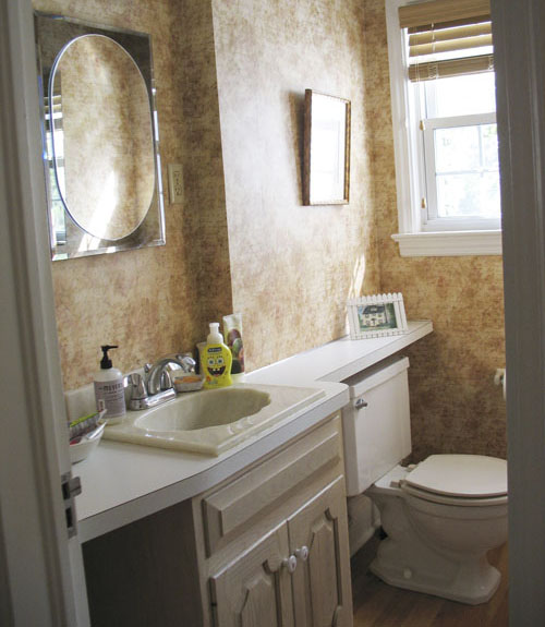 Bathroom Makeovers - Before and After Pictures of Bathrooms