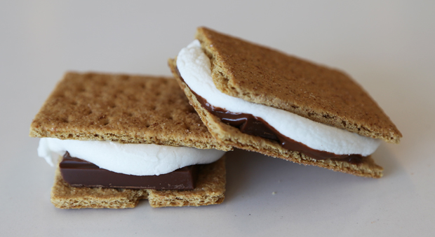 Microwave Smores You Can Make At Home This Go To Snack From Carly Zakin Co Founder Of The Skimm Is An Excellent Way Get A Sweet Fix At Work