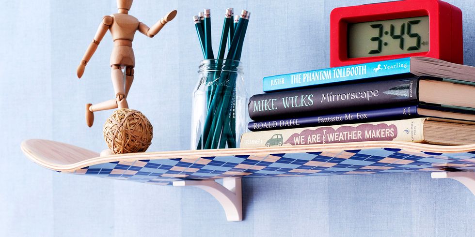 Home Decor Craft Ideas 36 easy and beautiful diy projects for home decorating you can make Skateboard Shelf Home Decor Craft Ideas 10 clever and inexpensive diy projects for home decor 3 Skateboard Shelf