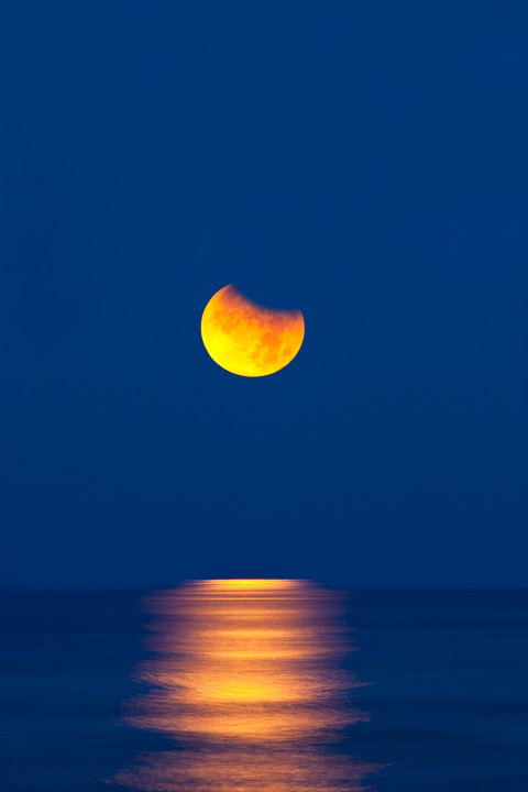 In this country, many pregnant women believe the most dangerous time for unborn babies is during an eclipse. Alexandra Madhavan, a Canadian who married into an Indian family, says she's learned many cultural superstitions from her mother-in-law. "[Women] will shut all the windows so the rays of the eclipse do not touch the pregnant woman." Why? They believe they could give the baby deformities.<br />
