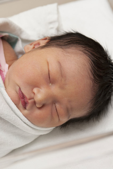 In some English-speaking countries, people often say that if a woman experiences heartburn during pregnancy, her baby will be born with a lot of hair. It's actually backed by a small university study. Of the 64 women who participated, 23 out of the 28 who experienced moderate or severe heartburn had significantly hairy babies while 10 of the 12 who reported no heartburn had children with very little hair. But 64 participants isn't exactly a large-scale study.<br />
